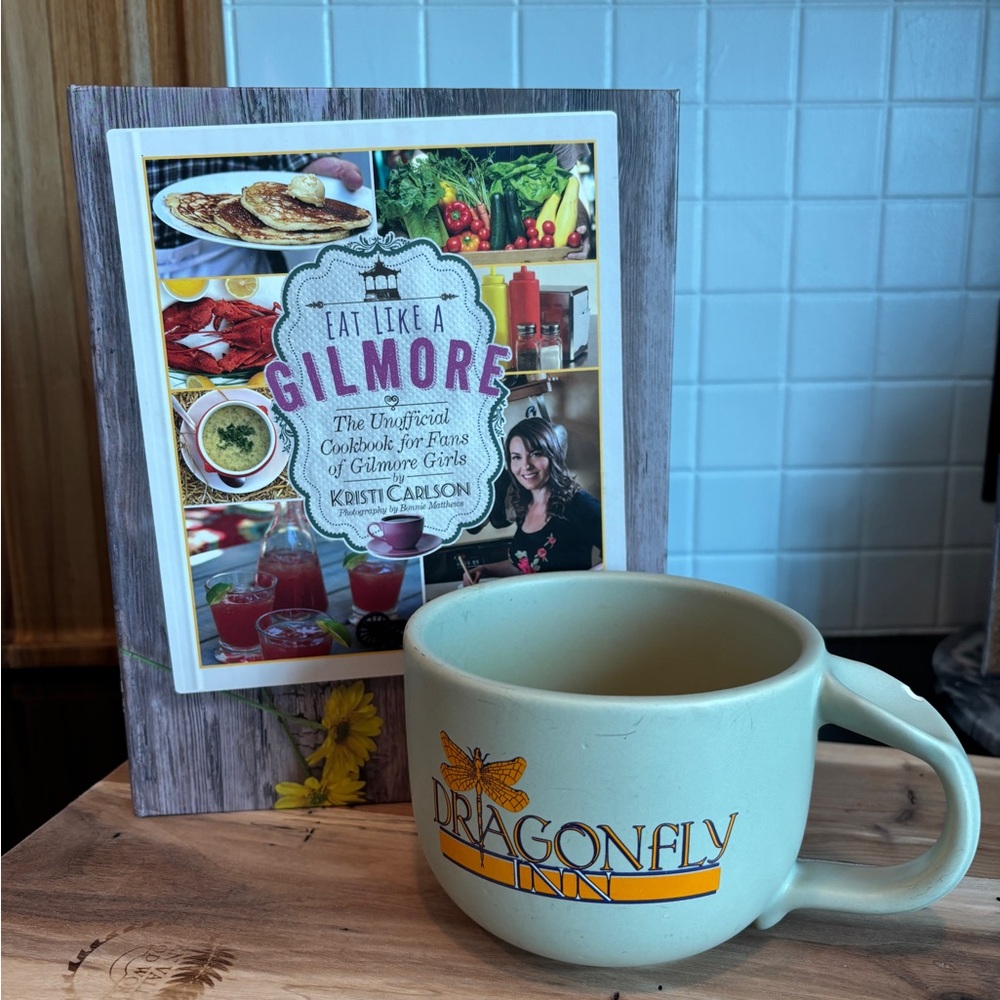 Gilmore Girls Dragonfly Inn Mug and Cookbook Set